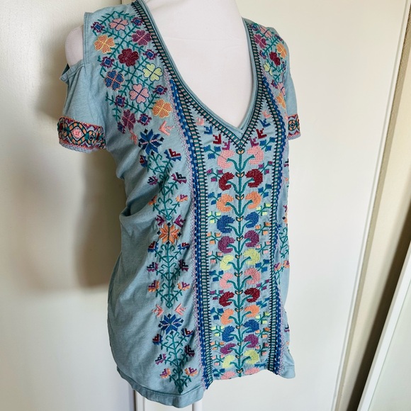 Johnny Was Embroidered open shoulder cotton top Blouse - Picture 5 of 5